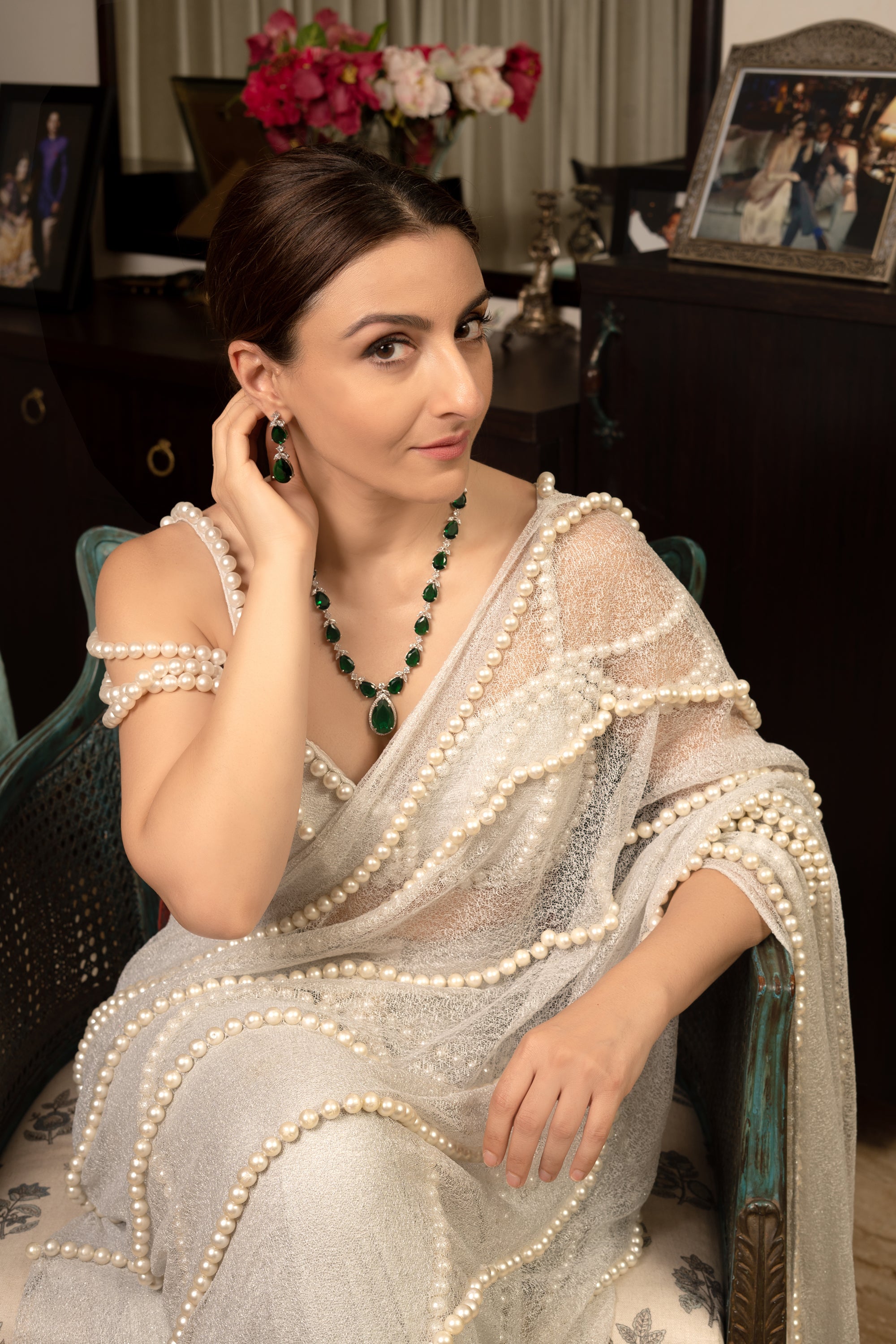 Soha Ali khan in Pearl sari